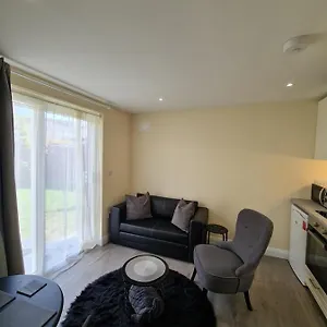 Cosy Self Contained Space Near Airport Appartement Dublin